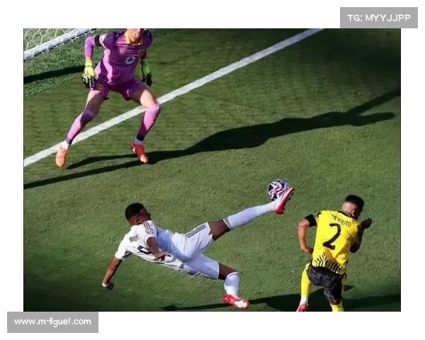 里沙利松倒钩破门荣膺英超首轮最佳球员展现惊艳个人能力 里沙利松倒钩破门荣膺英超首轮最佳球员展现惊艳个人能力